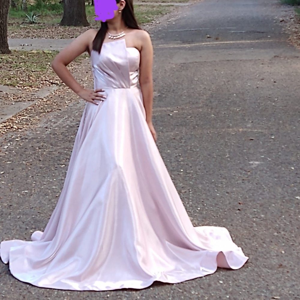 Dress - Picture 4 of 4